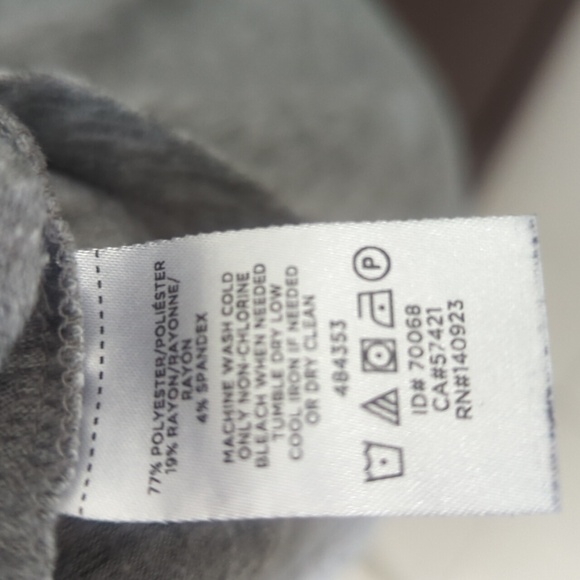 LOFT Heathered Gray Long Sleeve Tee - XS Great Condition - Picture 5 of 5